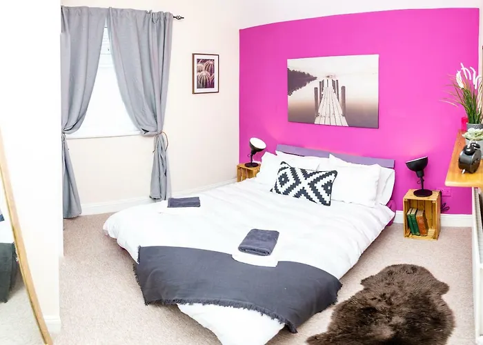 The Louis Armstrong- Modern 3 Bedroom Apartment, Super Close To The City Centre