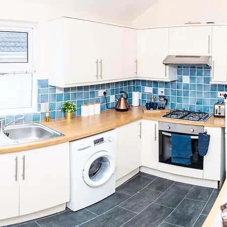 The Louis Armstrong- Modern 3 Bedroom Apartment, Super Close To The City Centre Cardiff Exterior photo