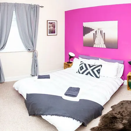 The Louis Armstrong- Modern 3 Bedroom Apartment, Super Close To The City Centre Cardiff Exterior photo