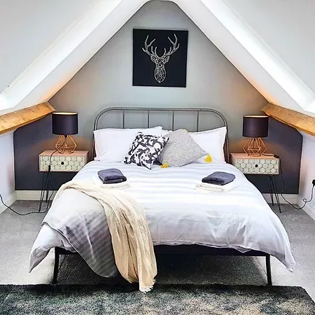 The Louis Armstrong- Modern 3 Bedroom Apartment, Super Close To The City Centre Cardiff Exterior photo