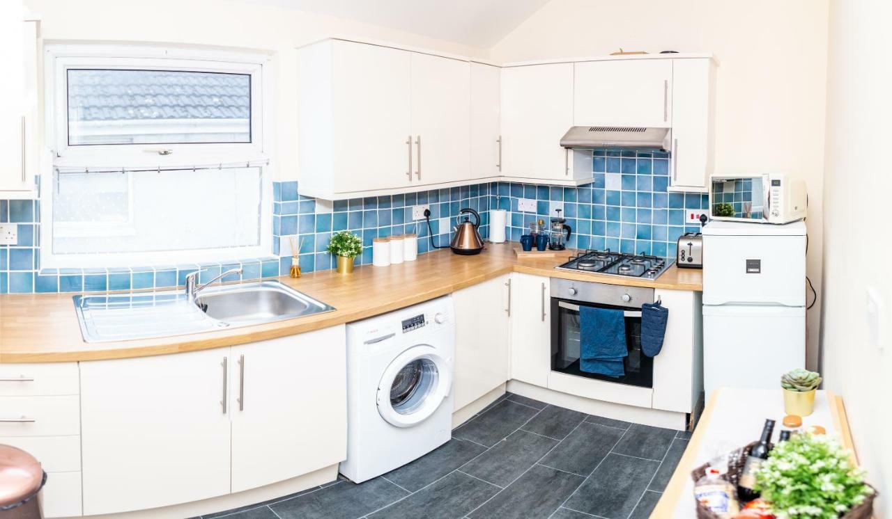 The Louis Armstrong- Modern 3 Bedroom Apartment, Super Close To The Centre Кардифф